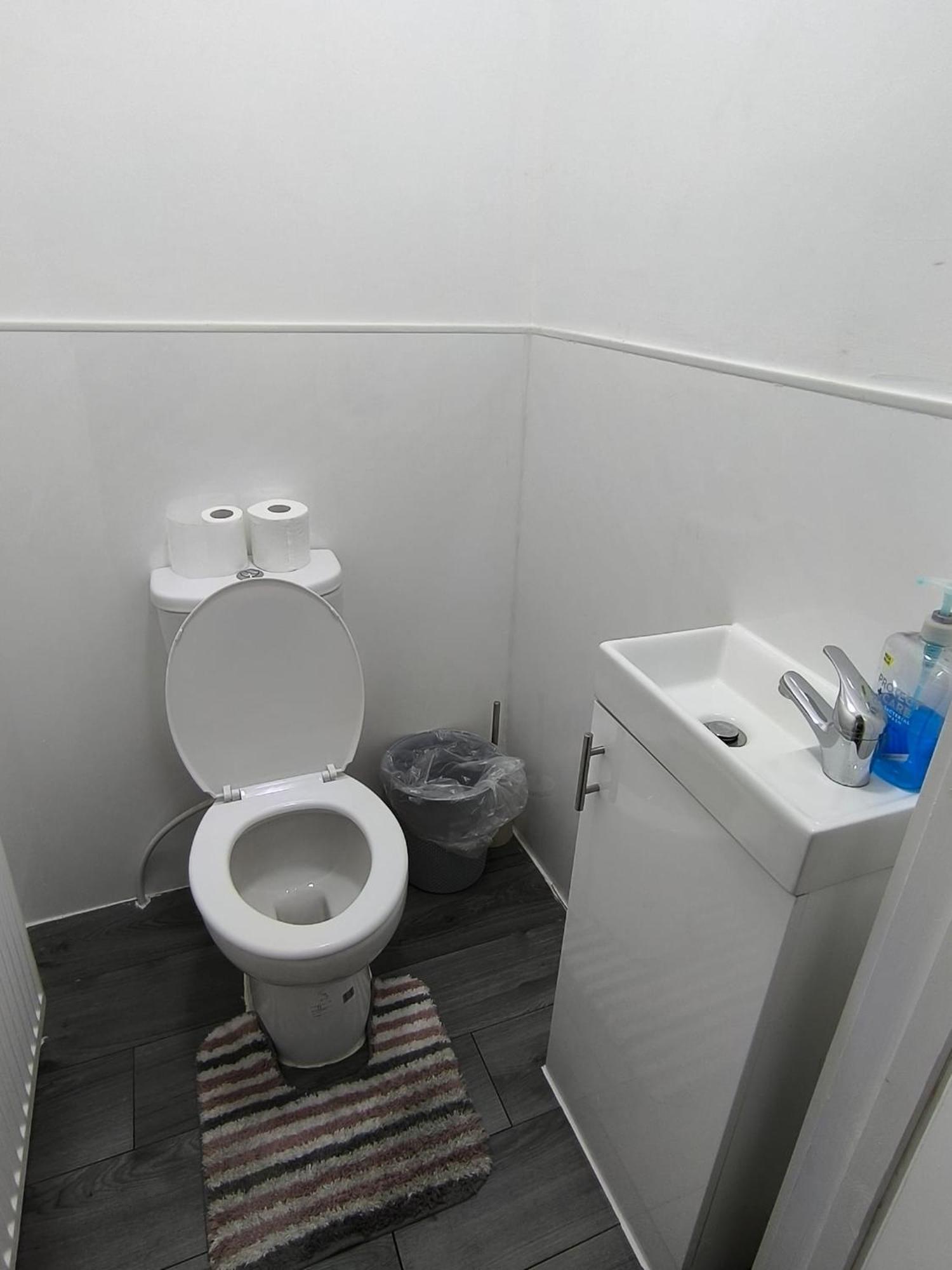Spacious Full Home - Perfect For Families & Groups Oldbury  Eksteriør bilde