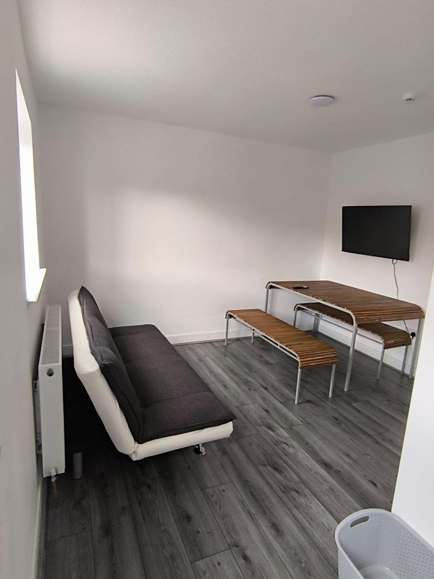 Spacious Full Home - Perfect For Families & Groups Oldbury  Eksteriør bilde